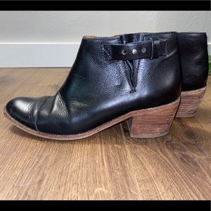 Madewell black leather booties